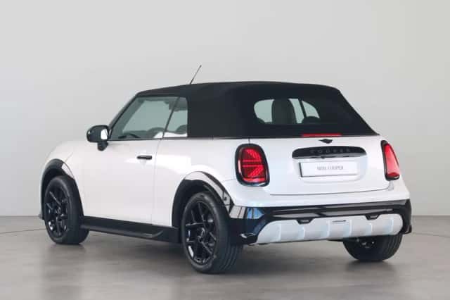 MINI Cabrio (2026) thumbnail 13
