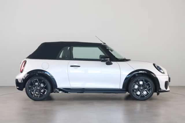 MINI Cabrio (2026) thumbnail 7