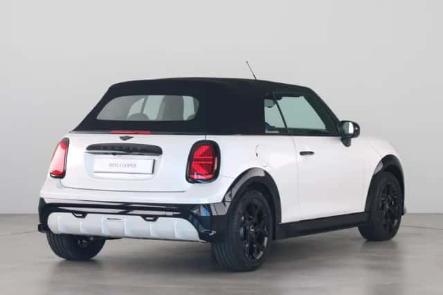 MINI Cabrio (2026) thumbnail 9