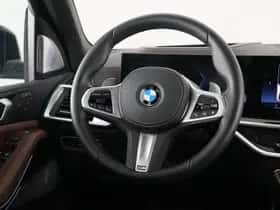BMW X7 (2025) thumbnail 2