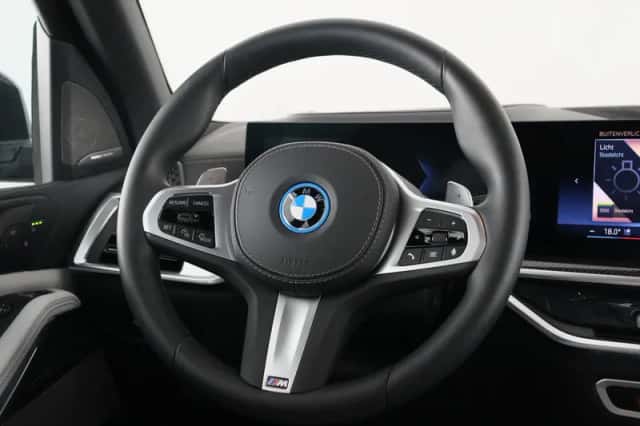 BMW X5 (2025) thumbnail 2