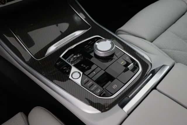 BMW X5 (2025) thumbnail 23