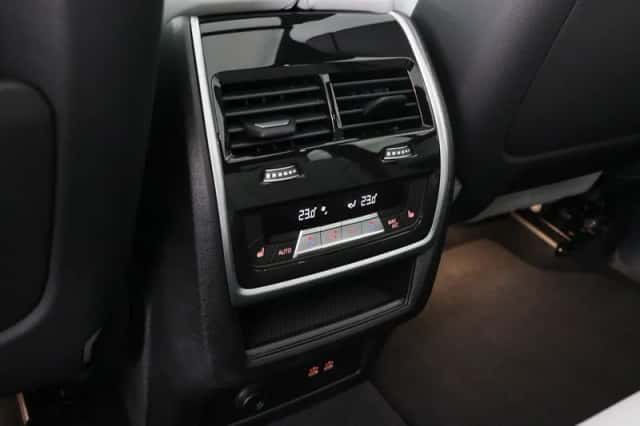BMW X5 (2025) thumbnail 33