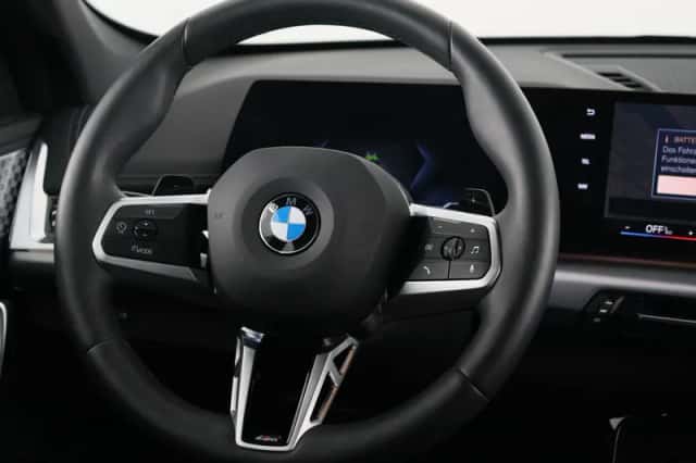 BMW X1 (2025) thumbnail 2