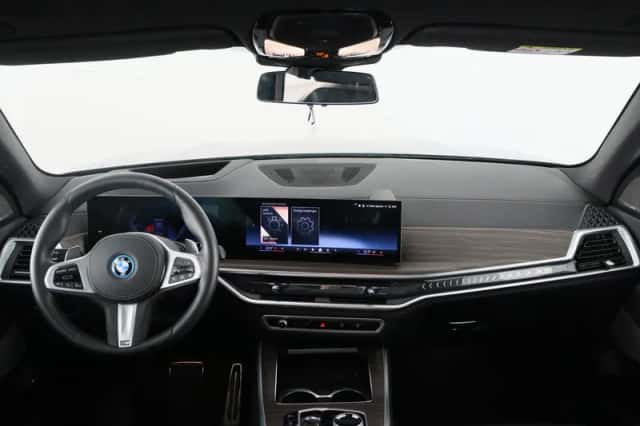 BMW X5 (2025) thumbnail 15