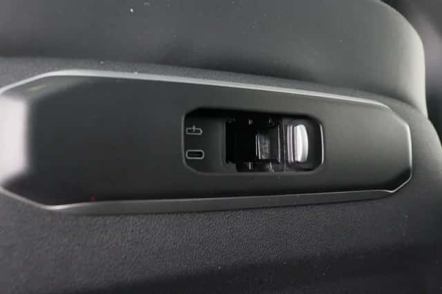 BMW X5 (2025) thumbnail 37