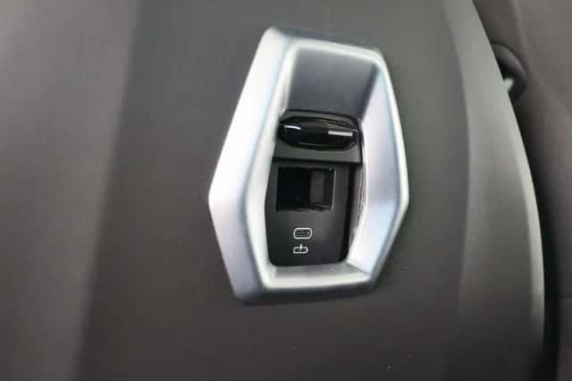 BMW X5 (2025) thumbnail 36