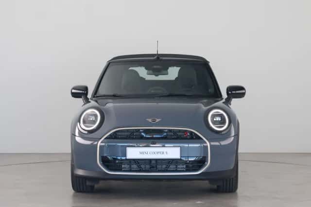 MINI Cabrio (2026) thumbnail 2