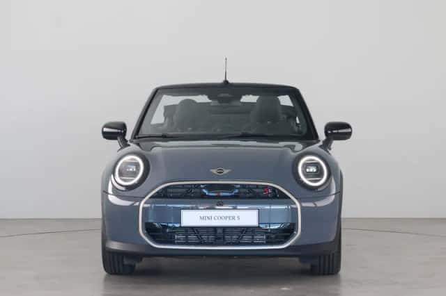 MINI Cabrio (2026) thumbnail 3