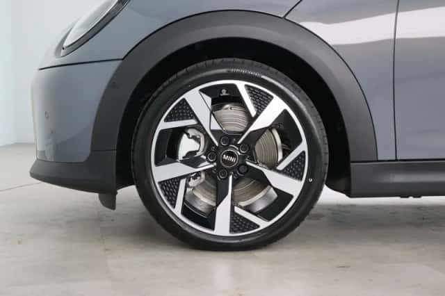 MINI Cabrio (2026) thumbnail 32