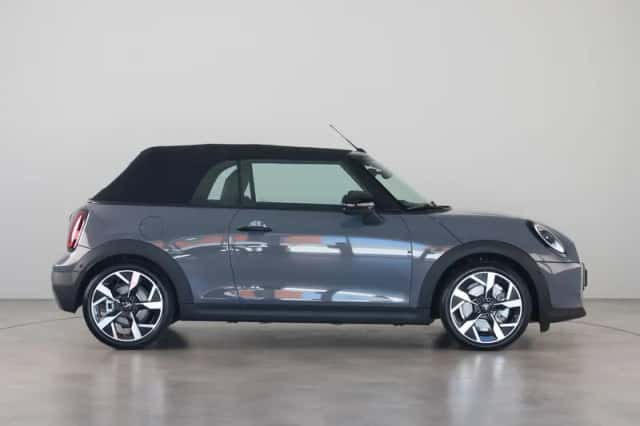 MINI Cabrio (2026) thumbnail 7