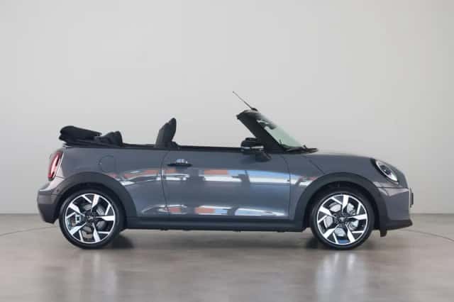 MINI Cabrio (2026) thumbnail 8