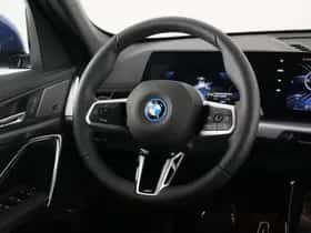 BMW iX1 (2026) thumbnail 2