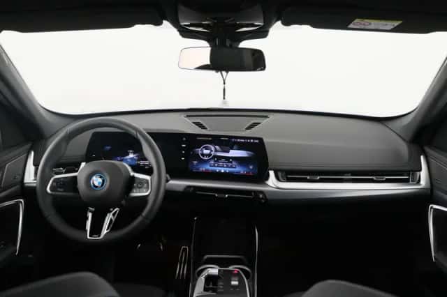 BMW iX1 (2026) thumbnail 15