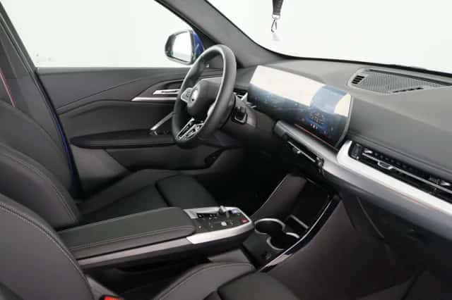 BMW iX1 (2026) thumbnail 16