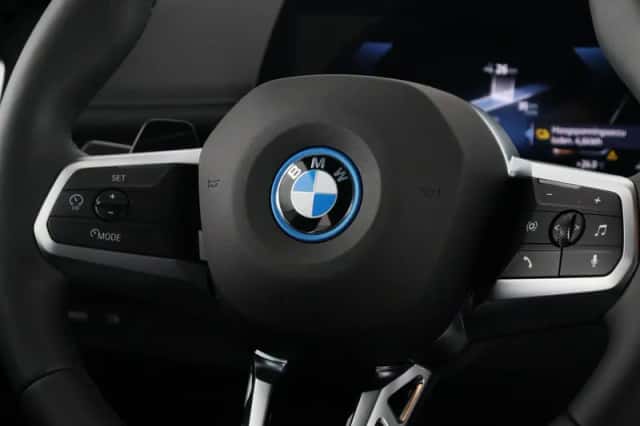 BMW iX1 (2026) thumbnail 3