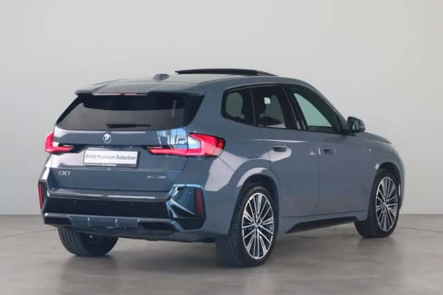 BMW iX1 (2025) thumbnail 11