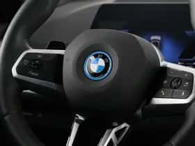 BMW iX1 (2025) thumbnail 3