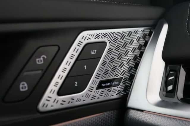 BMW iX1 (2025) thumbnail 35