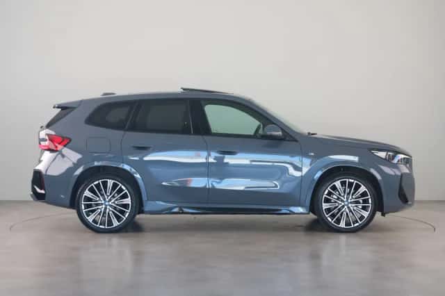 BMW iX1 (2025) thumbnail 10