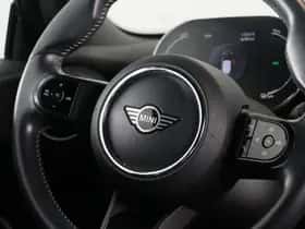 MINI Electric (2021) thumbnail 3