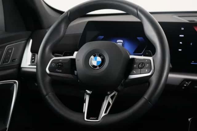 BMW X1 (2025) thumbnail 2
