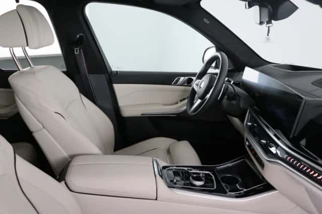 BMW X5 (2025) thumbnail 16