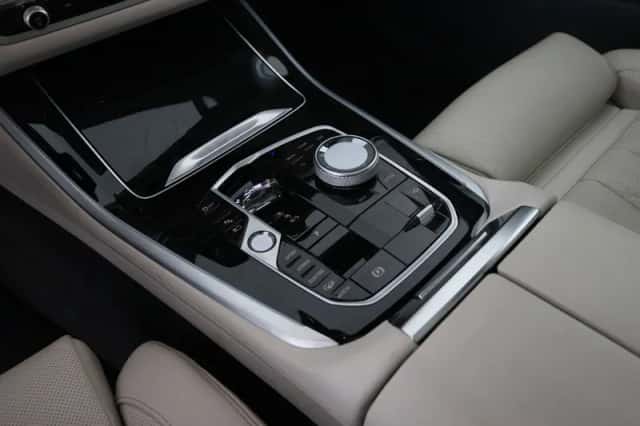 BMW X5 (2025) thumbnail 23