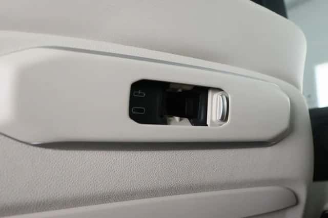 BMW X5 (2025) thumbnail 38