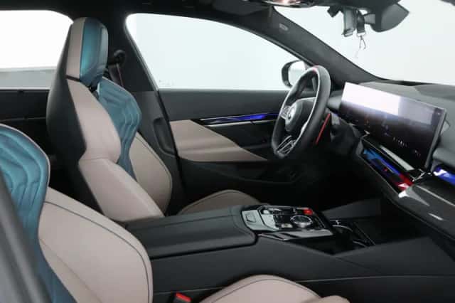 BMW M5 (2025) thumbnail 17