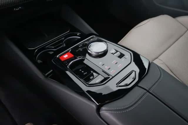BMW M5 (2025) thumbnail 23