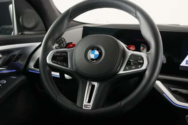 BMW XM (2025) thumbnail 2