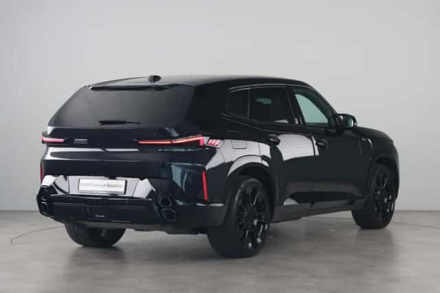 BMW XM (2025) thumbnail 11