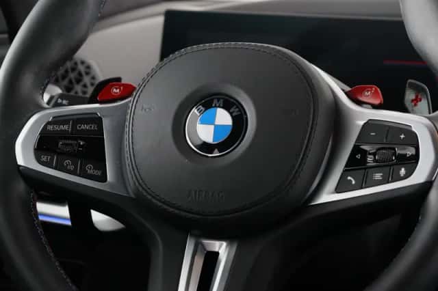BMW XM (2025) thumbnail 3