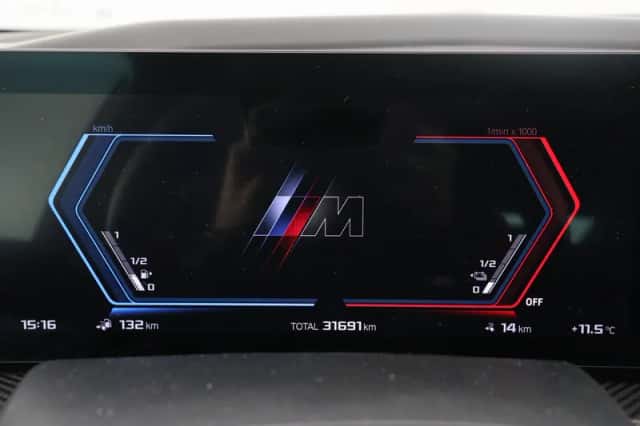 BMW XM (2025) thumbnail 4