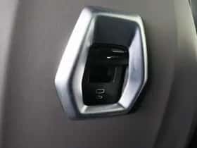 BMW XM (2025) thumbnail 37