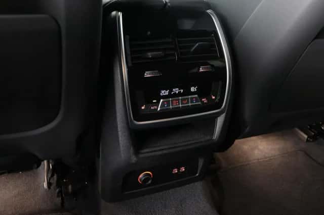 BMW XM (2025) thumbnail 38