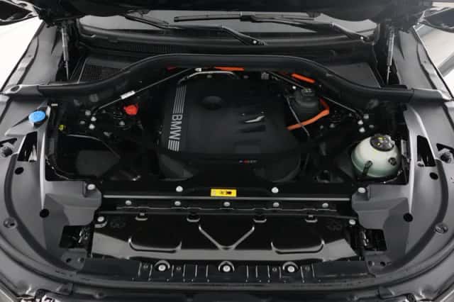 BMW XM (2025) thumbnail 5