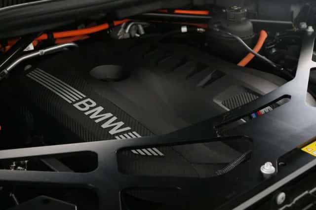 BMW XM (2025) thumbnail 6