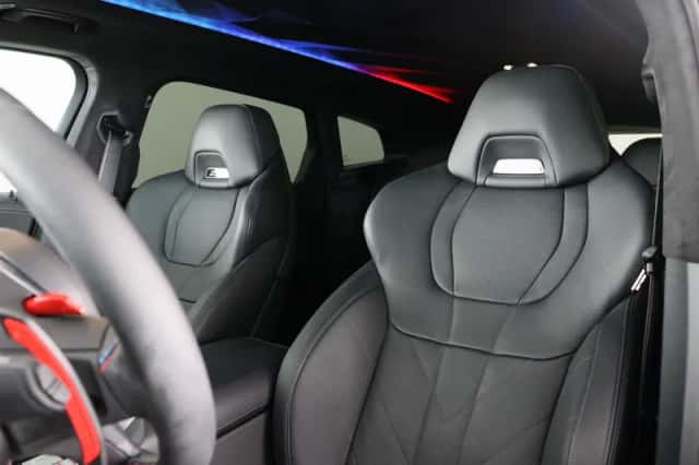 BMW XM (2025) thumbnail 7
