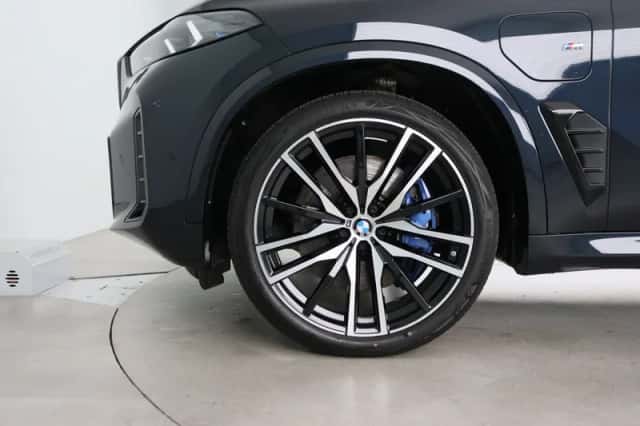 BMW X5 (2025) thumbnail 24