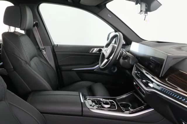 BMW X5 (2025) thumbnail 16