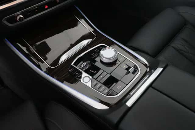 BMW X5 (2025) thumbnail 23