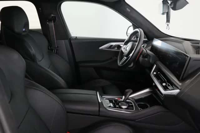 BMW XM (2025) thumbnail 17