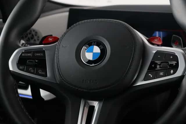 BMW XM (2025) thumbnail 3