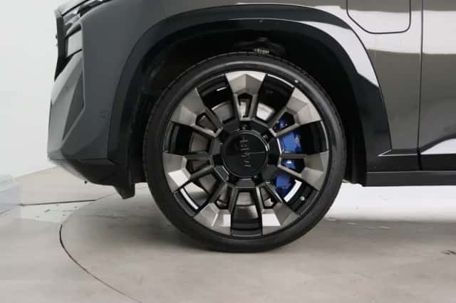BMW XM (2025) thumbnail 25