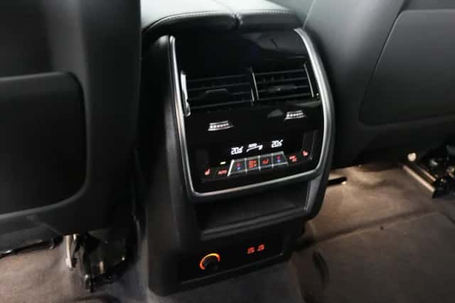 BMW XM (2025) thumbnail 37