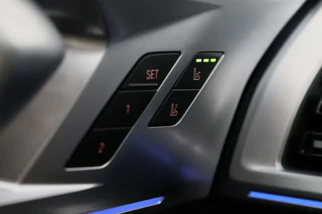 BMW XM (2025) thumbnail 38