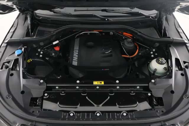 BMW XM (2025) thumbnail 5