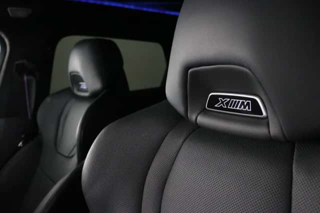 BMW XM (2025) thumbnail 8